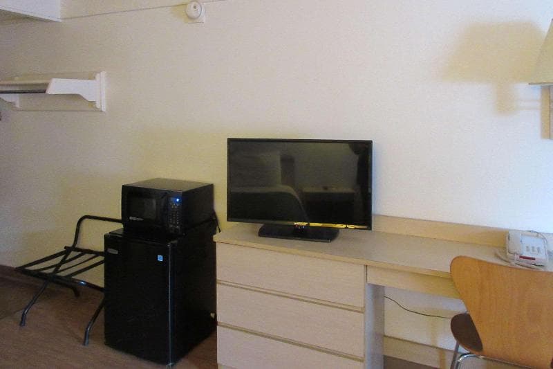 Rodeway Inn photo 1