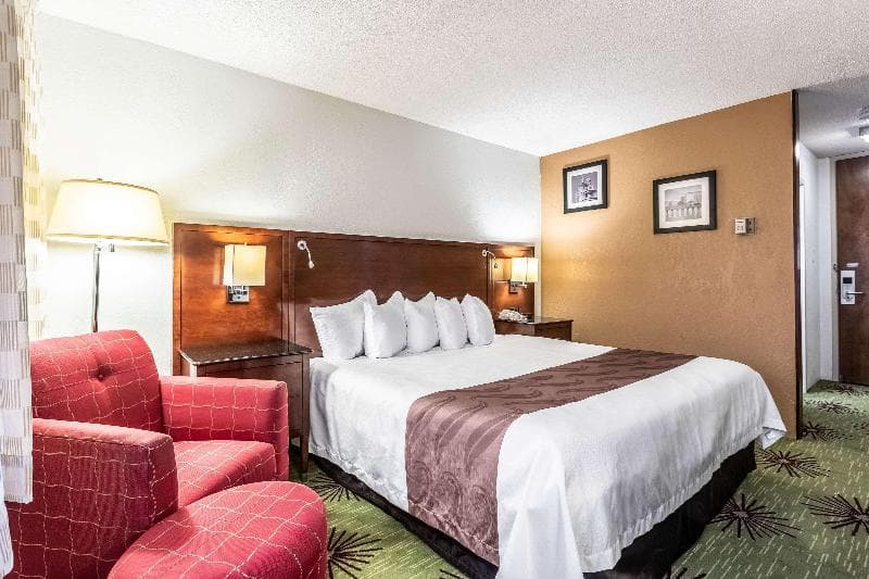 Quality Inn Suites Northside photo 1