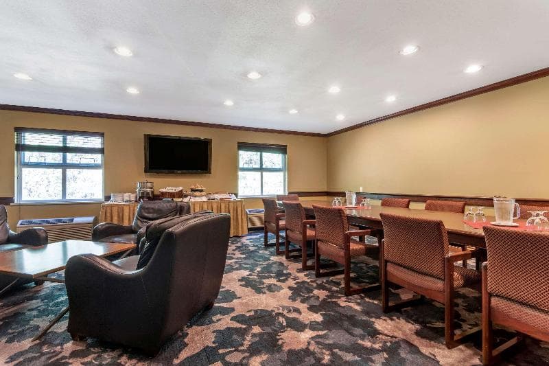 Quality Hotel & Conference Centre 2