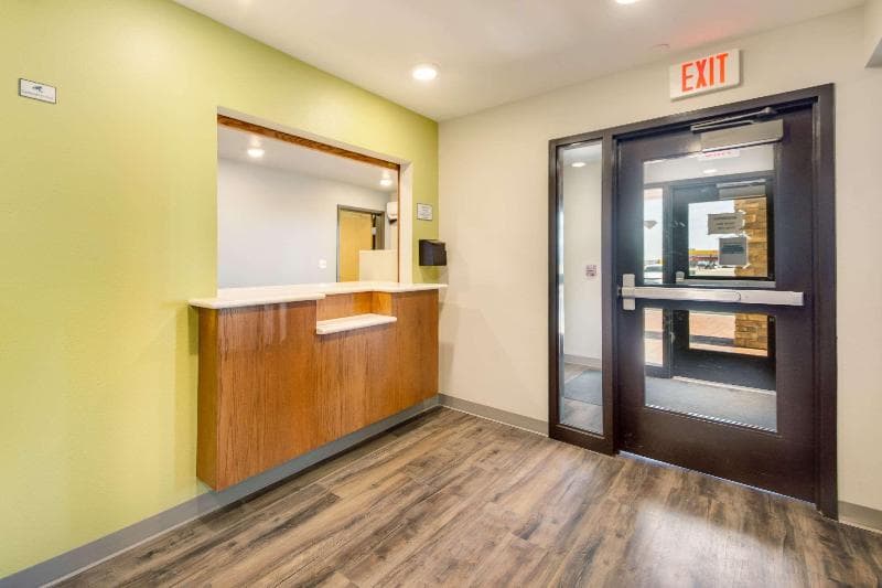 Econo Lodge Burlington 3