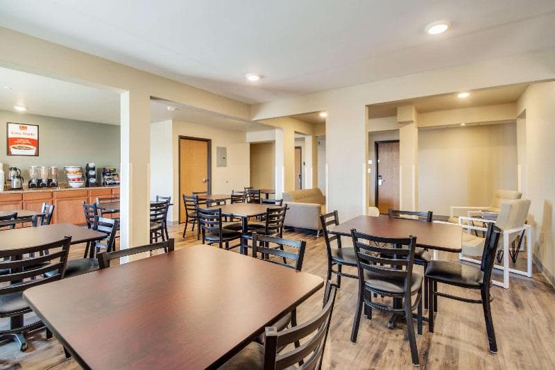 Econo Lodge Burlington 4