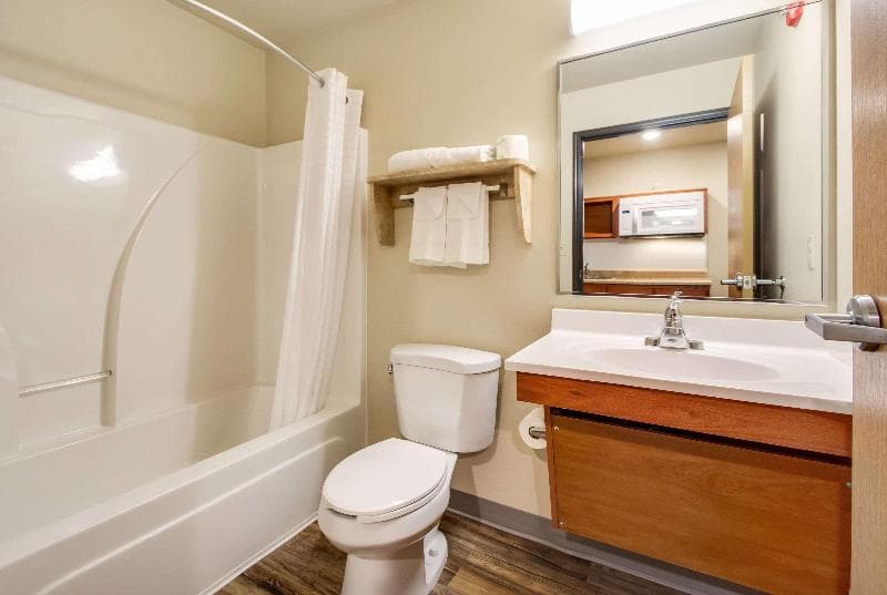 Econo Lodge Burlington 2
