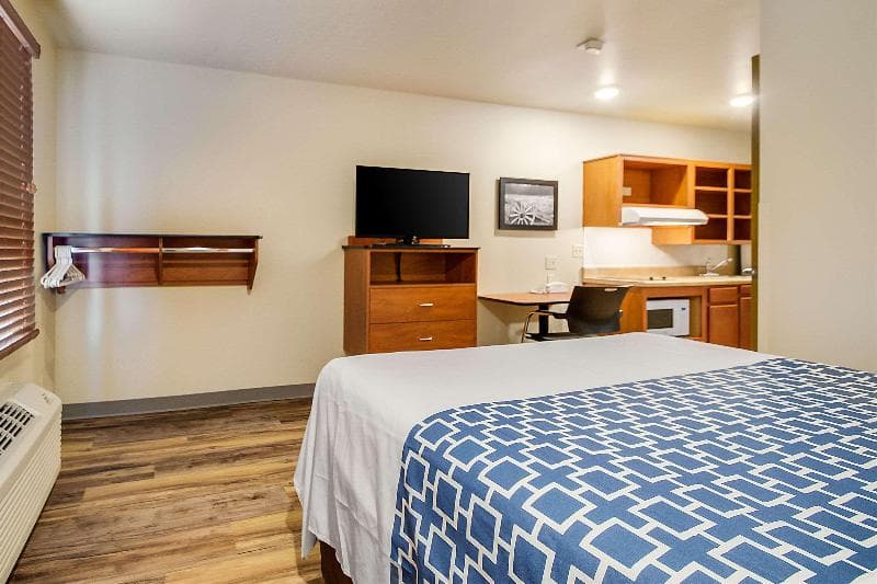 Econo Lodge Burlington 5
