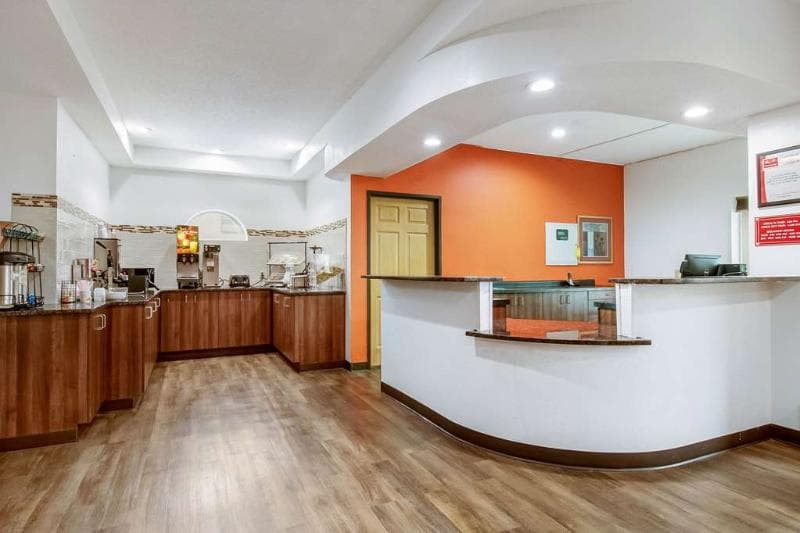 Econo Lodge Indianapolis main