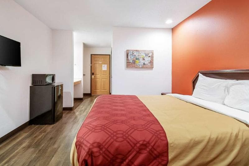 Econo Lodge Indianapolis 4