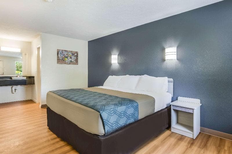 Quality Inn & Suites photo 1