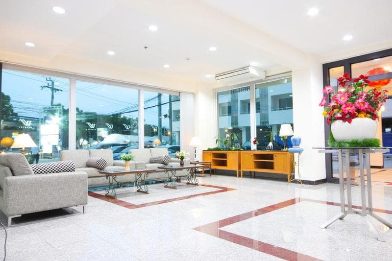 White House Bizotel 4