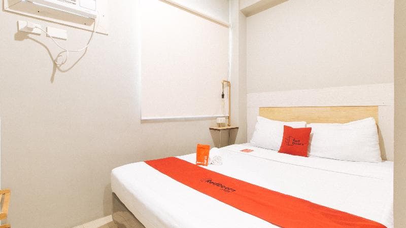 Reddoorz Plus Near Osmena Highway 2 (Adults Only) 5
