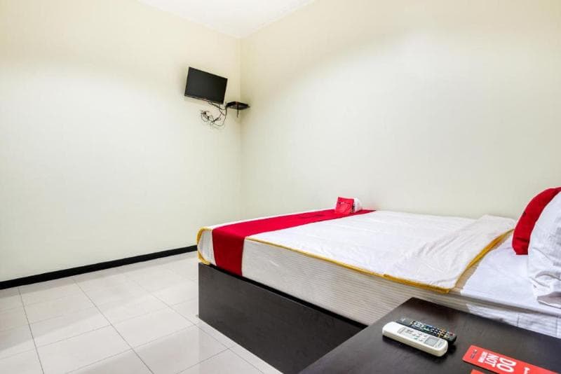 Reddoorz Syariah @ Ketintang Surabaya 2