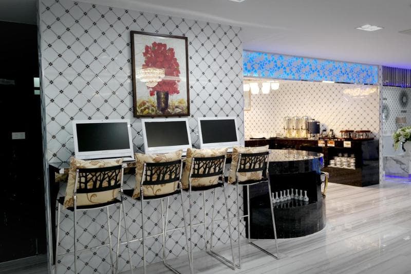 Top High Airport Link Hotel 2