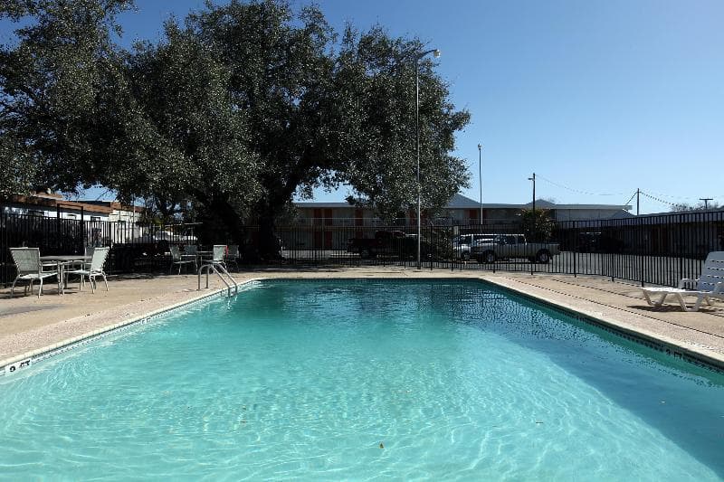 Americas Best Value Inn Uvalde 2