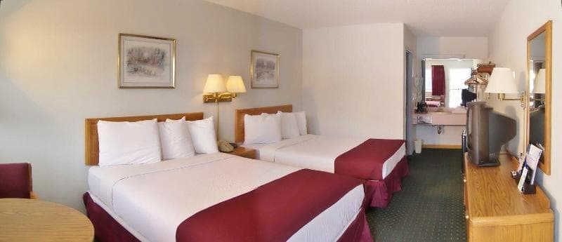 Americas Best Value Inn St. Ignace 4