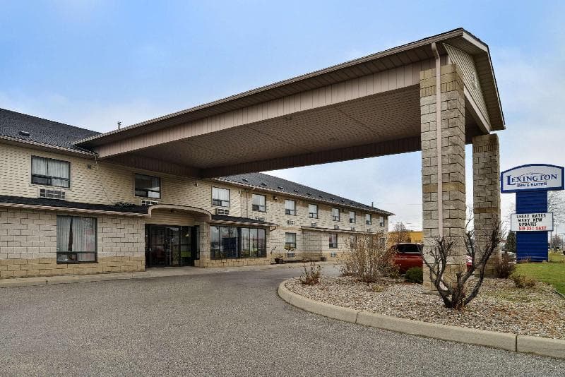 Lexington Inn & Suites - Windsor On Canada 3