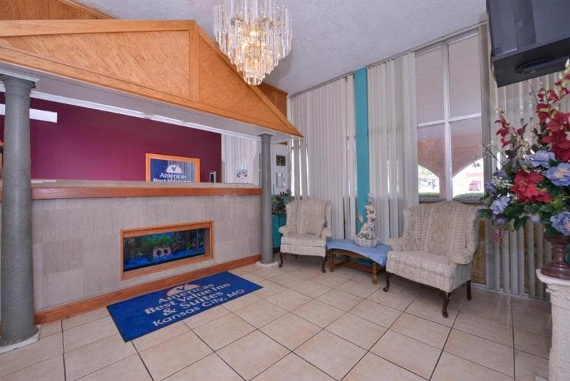 Americas Best Value Inn & Suites Kansas City 3