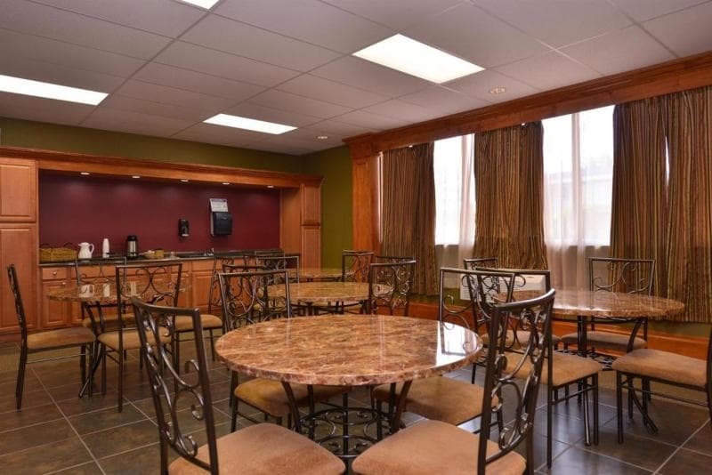 Americas Best Value Inn & Suites Kansas City photo 1