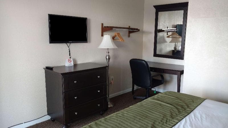 Americas Best Value Inn & Suites Kansas City 2