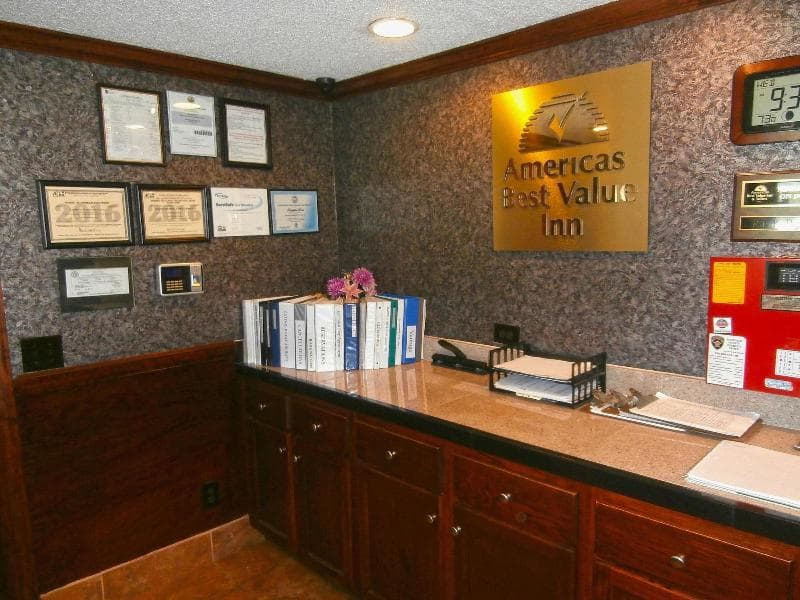 Americas Best Value Inn Conyers 4