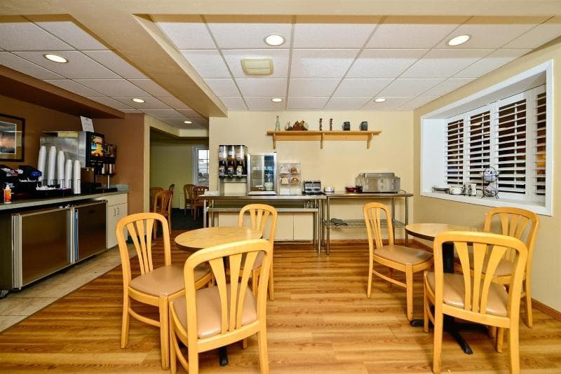 Americas Best Value Inn & Suites St. Cloud photo 1