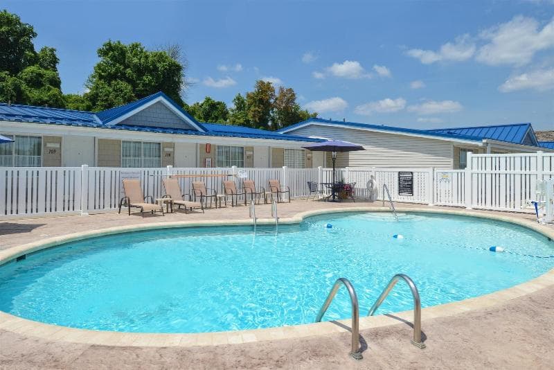 Americas Best Value Inn St. Clairsville Wheeling photo 1