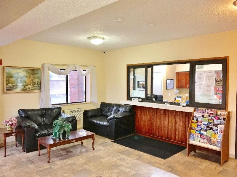 Americas Best Value Inn Livonia Detroit 3