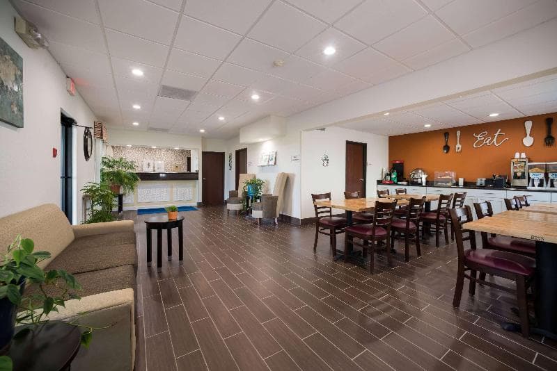 Ramada By Wyndham Effingham 5