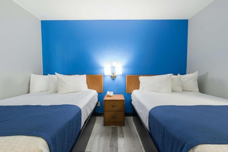 Americas Best Value Inn East Peoria 3