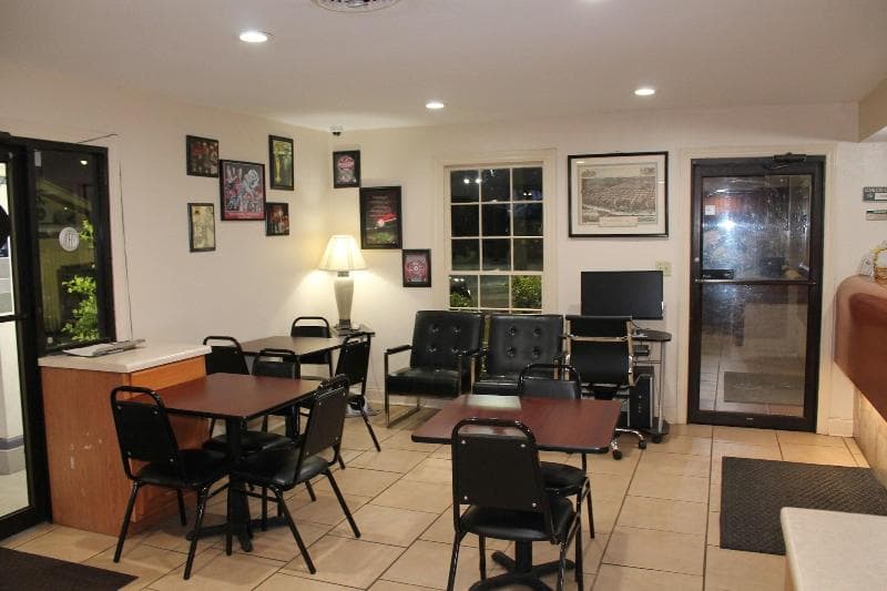 Americas Best Value Inn Tuscaloosa 3