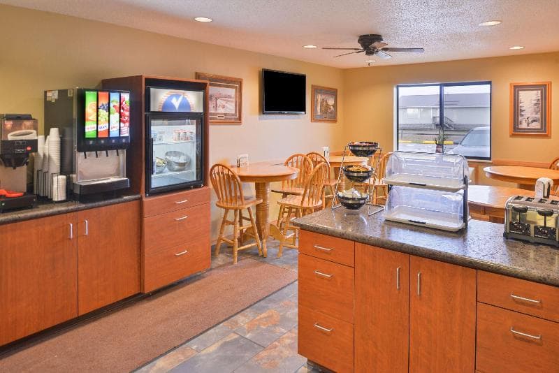 Americas Best Value Inn & Suites International Falls 2