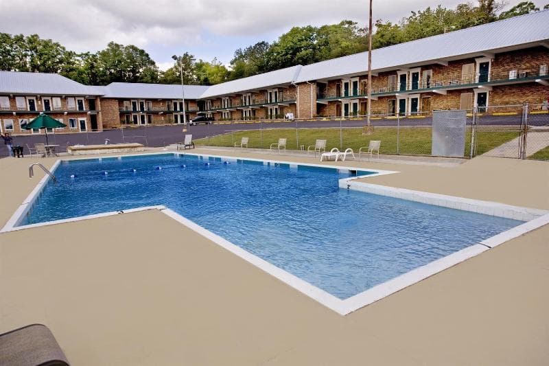Americas Best Value Inn 4