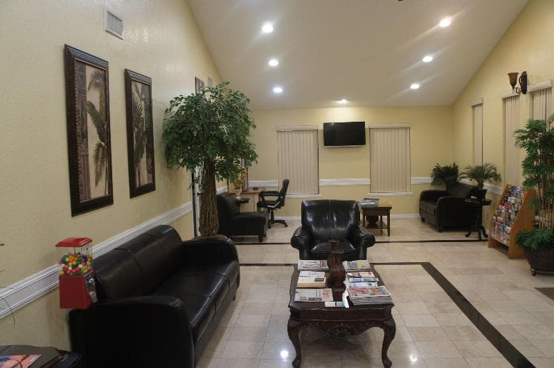 Americas Best Value Inn Harlingen 4