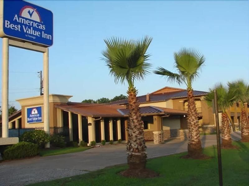 Americas Best Value Inn Angleton 5