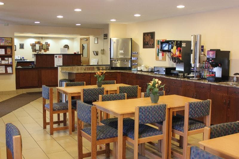 Americas Best Value Inn-Grand Forks 3