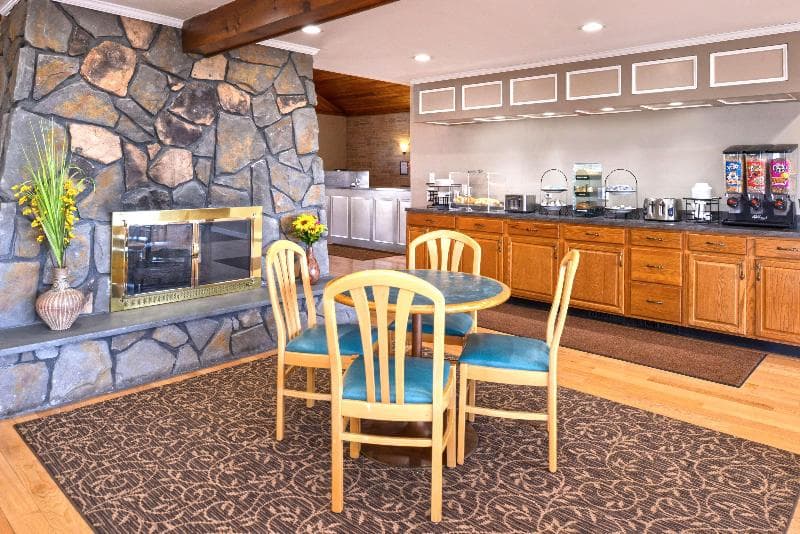 Americas Best Value Inn Plattsburgh 3