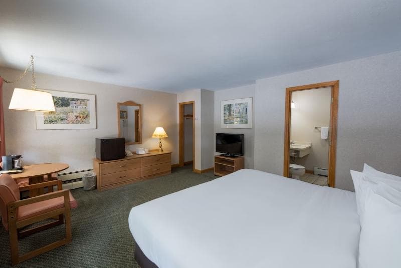 Americas Best Value Inn And Suites Lake George 4