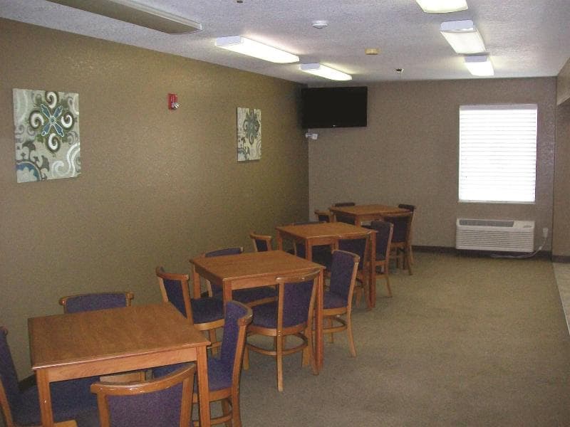 Americas Best Value Inn Smackover 3