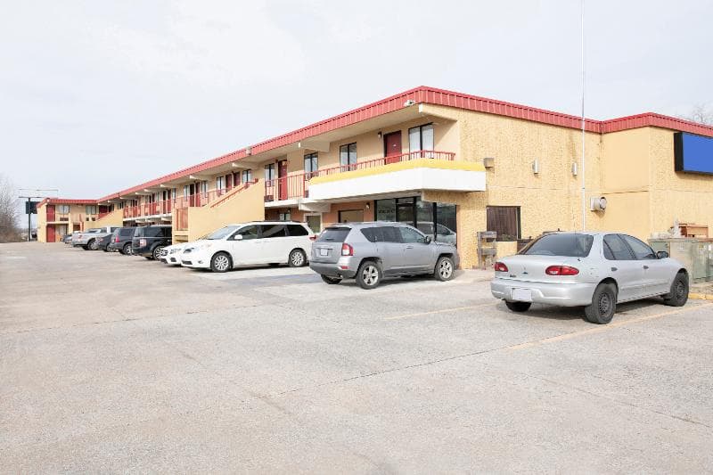 Oyo Hotel Tulsa International Airport 2