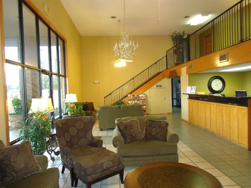 Americas Best Value Inn Roland Hotel 5