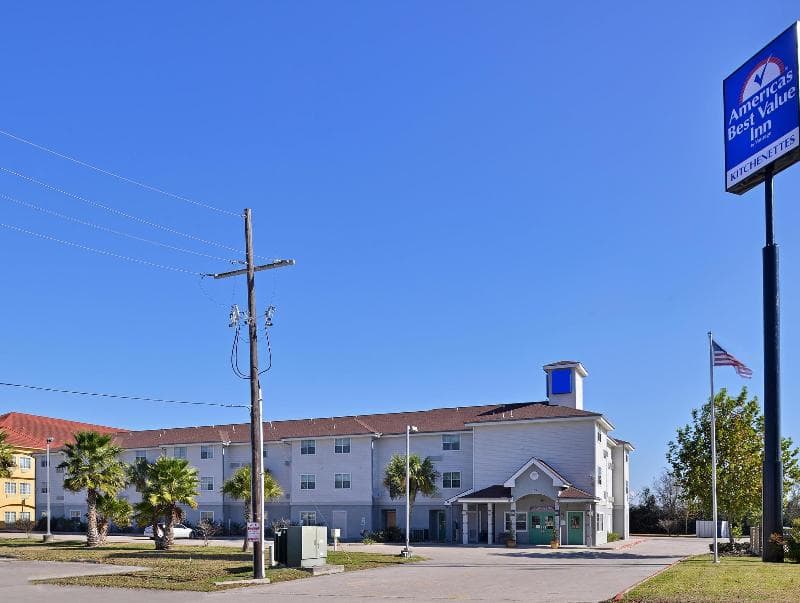 Americas Best Value Inn & Suites Winnie 2