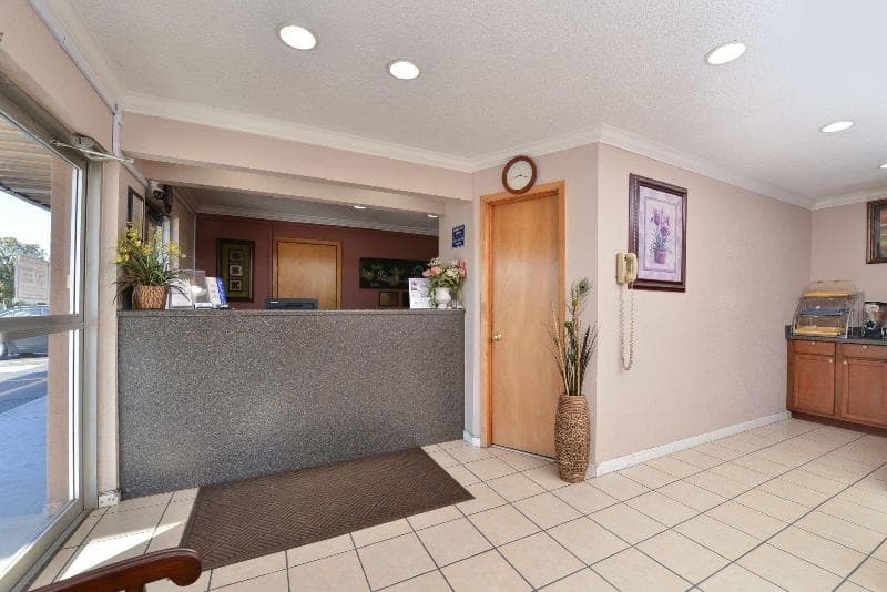 Americas Best Value Inn Indianola 4