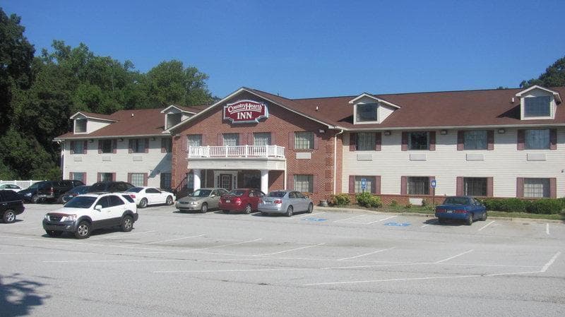 Country Hearth Inn & Suites Toccoa 4