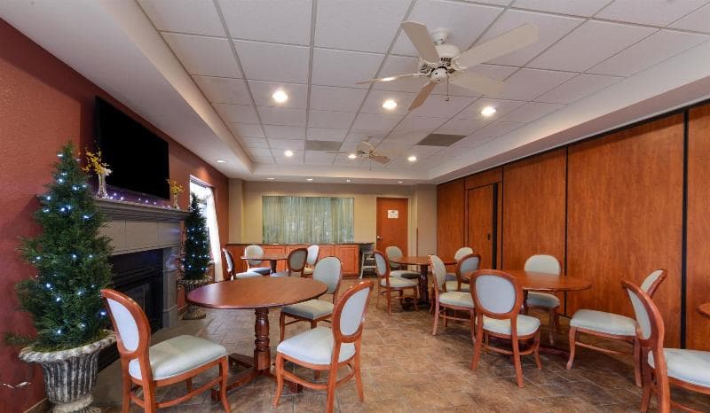 Country Hearth Inn & Suites - Edwardsville / St. Louis 3