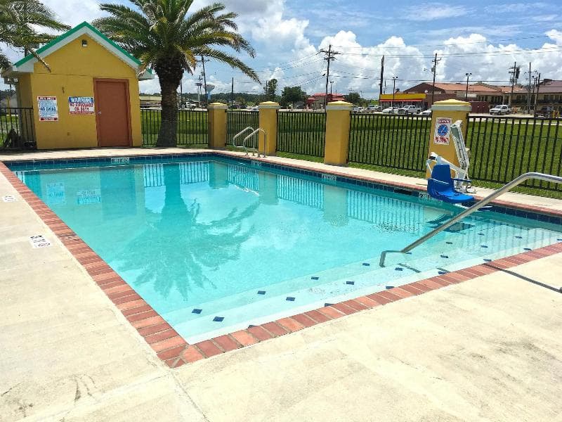 Americas Best Value Inn Gonzales 4
