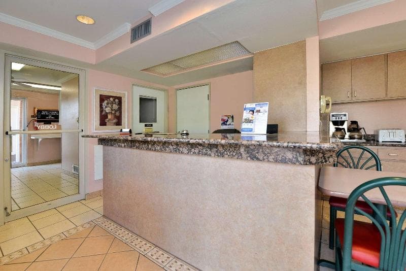 Americas Best Value Inn-Anthony/El Paso West 4