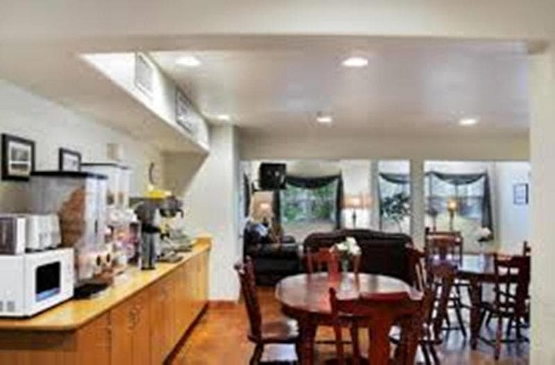 Americas Best Value Inn & Suites Ada 5