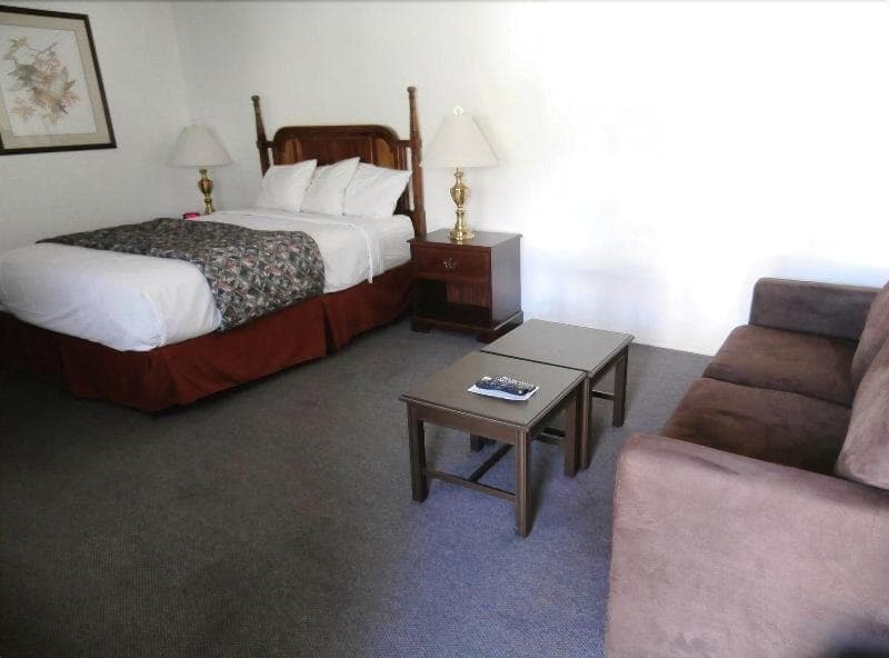 Americas Best Value Inn & Suites - Lancaster 4