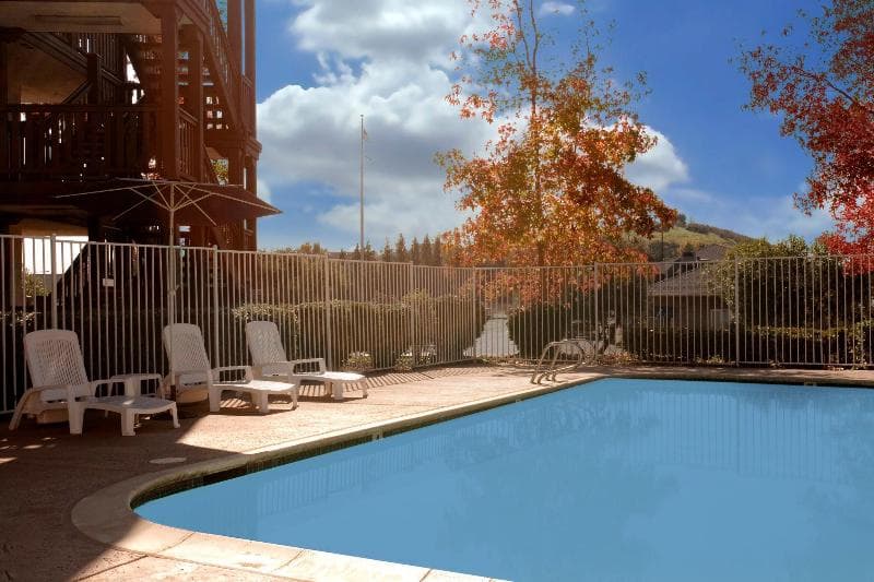 Surestay Hotel By Best Western Fairfield Napa Valley 5