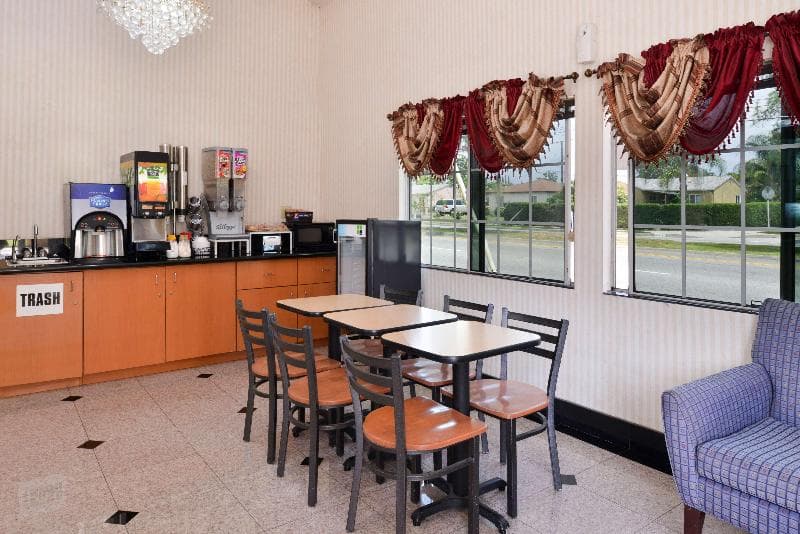 Americas Best Value Inn Azusa Pasadena 2