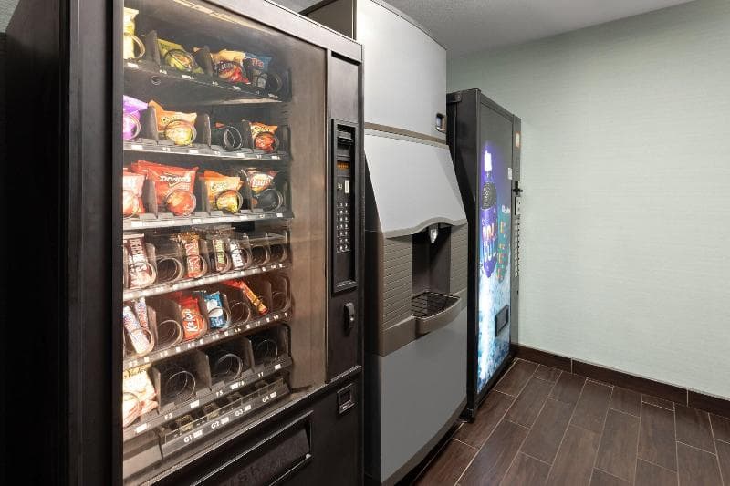 Americas Best Value Inn & Suites Racine 3