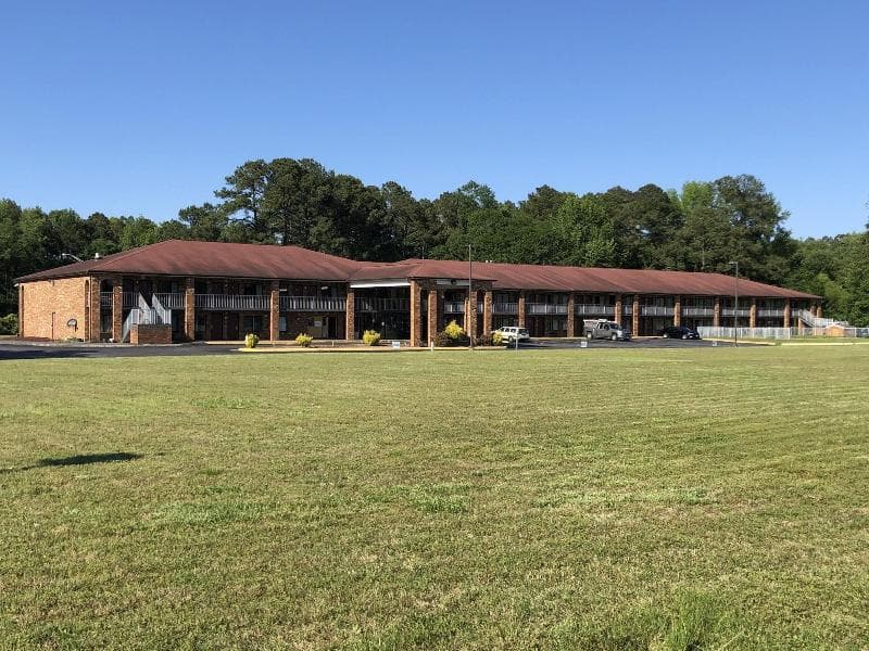 Americas Best Value Inn 4