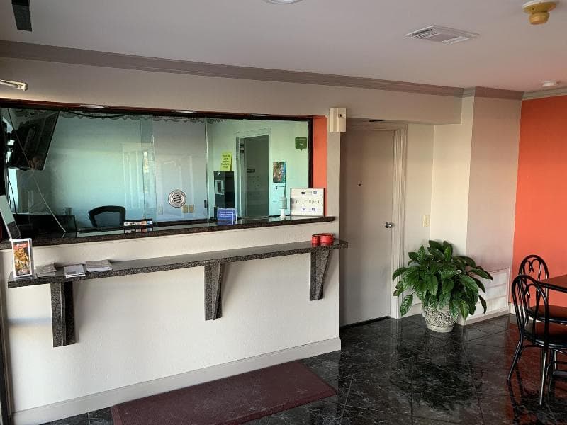 Americas Best Value Inn-Houston/Hobby Airport 3